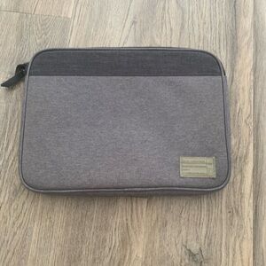 Hex Laptop Tablet Cover Sleeve 10x14 Zipper closure Grey